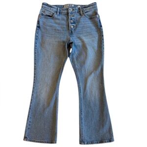 Lucky Brand “Bridgette” Cropped Flare Light-Wash Jeans – Size‎ 4 / 27